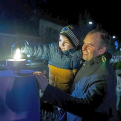 20221127_gyertyagyujtas_11