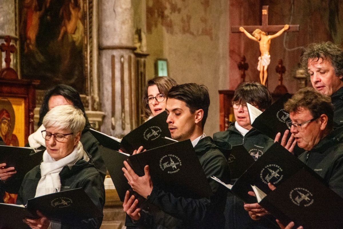 20241201_01_Adventi-minikoncert_SopronAdvent_05