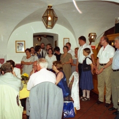 20010627_Vendeglatas_svedek_06